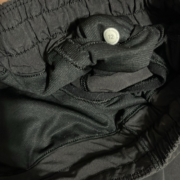 lululemon Hotty hot short - Picture 3 of 5